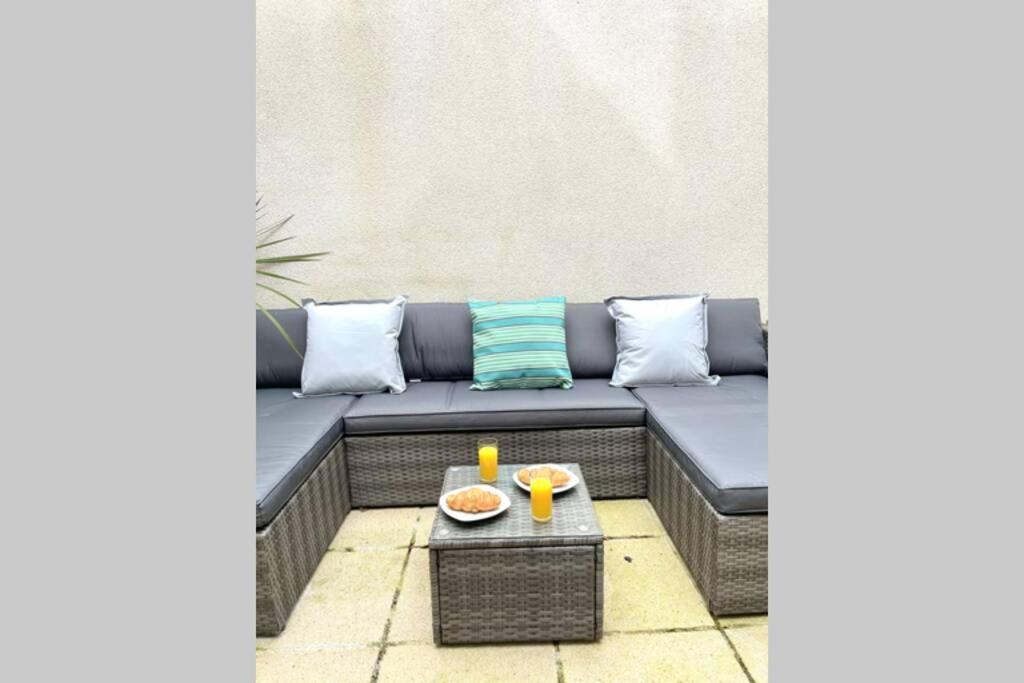 Luna Beach - Luxury Carbis Bay Apartment + Parking Εξωτερικό φωτογραφία